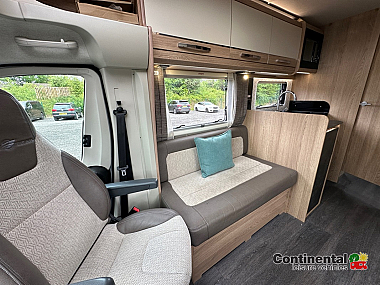  2021-autotrail-tracker-rb-for-sale-uc6230-47.jpg