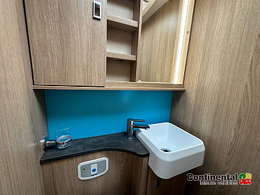  2021-autotrail-tracker-rb-for-sale-uc6230-51.jpg