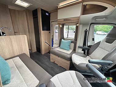  2021-autotrail-tracker-rb-for-sale-uc6230-79.jpg