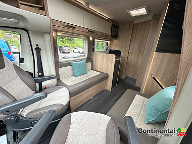  2021-autotrail-tracker-rb-for-sale-uc6230-80.jpg