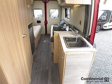  2021-autotrail-v-line-635se-for-sale-at4577-23.jpg