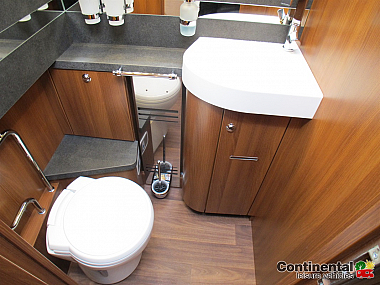  2021-carthago-liner-for-two-for-sale-uc6090-13.jpg