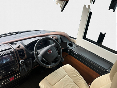  2021-carthago-liner-four-two-for-sale-uc6090-9.jpg