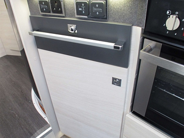  2021-chausson-premium-720-for-sale-uc5990-19.jpg