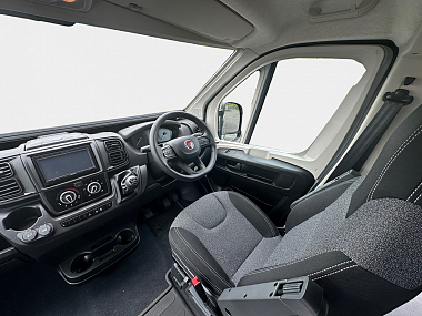  2022-autotrail-expedition-67-for-sale-ros314-10.jpg