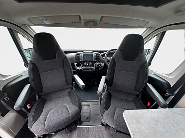  2022-autotrail-expedition-67-for-sale-ros314-13.jpg