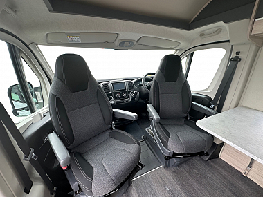  2022-autotrail-expedition-67-for-sale-ros314-14.jpg