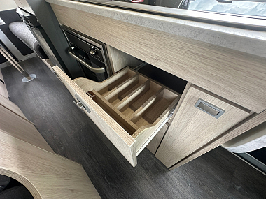  2022-autotrail-expedition-67-for-sale-ros314-25.jpg