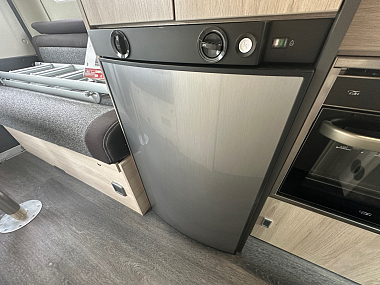  2022-autotrail-expedition-67-for-sale-ros314-28.jpg