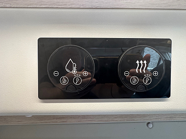  2022-autotrail-expedition-67-for-sale-ros314-33.jpg
