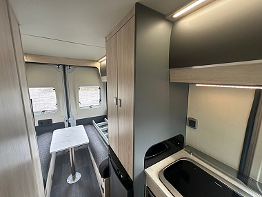  2022-autotrail-expedition-67-for-sale-ros314-37.jpg