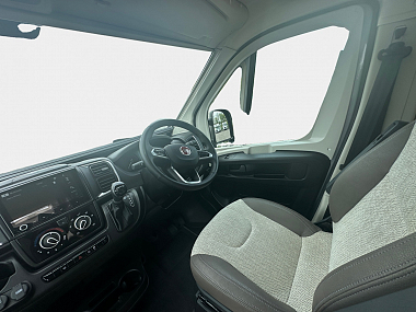  2022-autotrail-v-line-635-sport-for-sale-uc6131-10.jpg