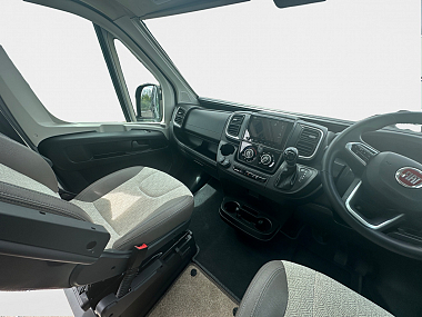  2022-autotrail-v-line-635-sport-for-sale-uc6131-11.jpg