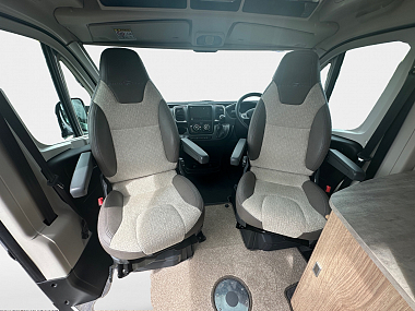  2022-autotrail-v-line-635-sport-for-sale-uc6131-13.jpg