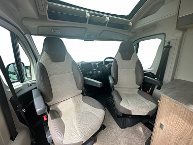  2022-autotrail-v-line-635-sport-for-sale-uc6131-14.jpg