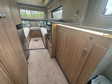  2022-autotrail-v-line-635-sport-for-sale-uc6131-31.jpg