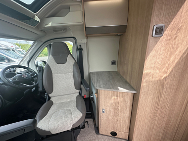  2022-autotrail-v-line-635-sport-for-sale-uc6131-63.jpg