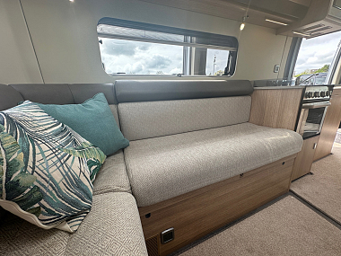  2022-autotrail-v-line-635-sport-for-sale-uc6131-68.jpg