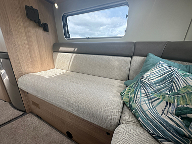  2022-autotrail-v-line-635-sport-for-sale-uc6131-69.jpg