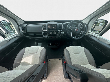  2022-autotrail-v-line-635-sport-for-sale-uc6131-9.jpg