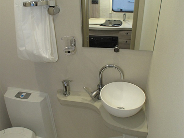  2022-elddis-autoquest-194-for-sale-uc5962-39.jpg