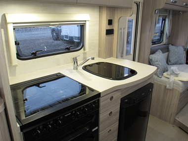  2022-elddis-autoquest-194-for-sale-uc5962-47.jpg