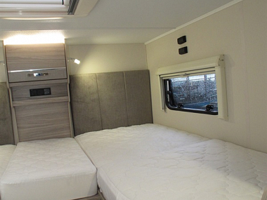  2022-elddis-autoquest-194-for-sale-uc5962-48.jpg