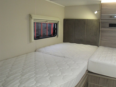  2022-elddis-autoquest-194-for-sale-uc5962-49.jpg