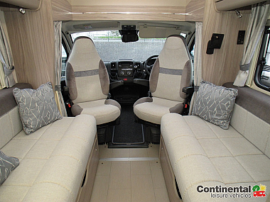  2022-elddis-autoquest-194-for-sale-uc5962-63.jpg
