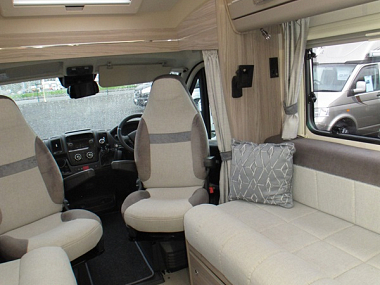  2022-elddis-autoquest-194-for-sale-uc5962-64.jpg