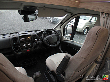  2022-elddis-autoquest-194-for-sale-uc5962-68.jpg