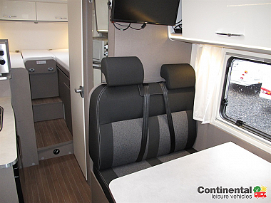  2022-etrusco-v66sb-for-sale-uc5972-42.jpg