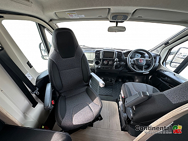  2023-autotrail-expedition-c73-for-sale-uc6212-14.jpg