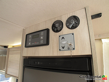 2023-autotrail-f70-for-sale-at4806-32.jpg
