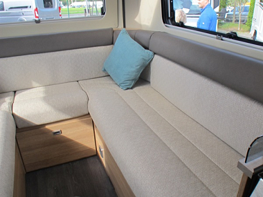  2023-autotrail-v-line-635-sport-for-sale-at4957-17.jpg