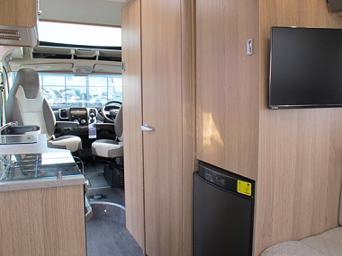  2023-autotrail-v-line-635-sport-for-sale-at4957-24.jpg