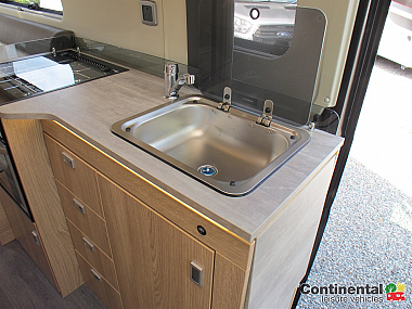  2023-autotrail-v-line-635-sport-for-sale-at4957-5.jpg