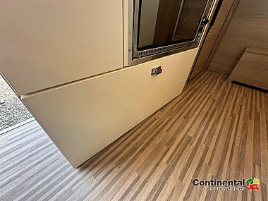  2023-carthago-malibu-600dbk-diversity-gt-charming-skyview-uc6236-37.jpg
