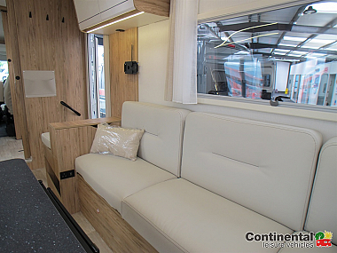  2023-pilote-p696u-evidence-motorhome-for-sale-uc6054-12.jpg