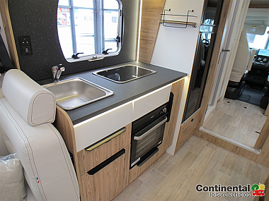  2023-pilote-p696u-evidence-motorhome-for-sale-uc6054-13.jpg