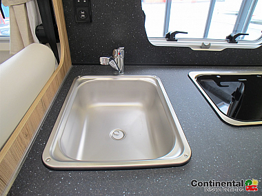  2023-pilote-p696u-evidence-motorhome-for-sale-uc6054-14.jpg
