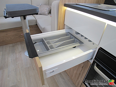  2023-pilote-p696u-evidence-motorhome-for-sale-uc6054-18.jpg