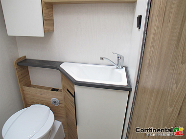  2023-pilote-p696u-evidence-motorhome-for-sale-uc6054-32.jpg