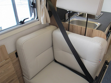  2023-pilote-p696u-evidence-motorhome-for-sale-uc6054-8.jpg