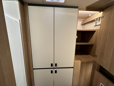  2024-autotrail-excel-675b-for-sale-at4993-33.jpg