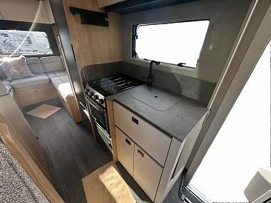 2024-autotrail-excel-690l-for-sale-at4999-14.jpg