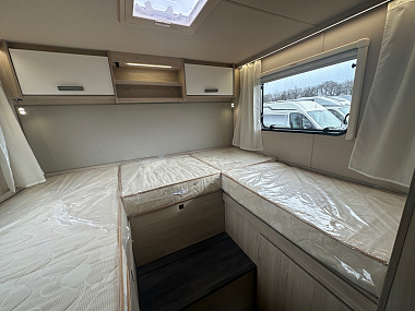  2024-autotrail-f70-for-sale-at5037-35.jpg