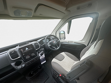  2024-autotrail-v-line-610-sport-for-sale-at5100-10.jpg