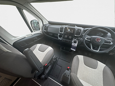  2024-autotrail-v-line-610-sport-for-sale-at5100-11.jpg
