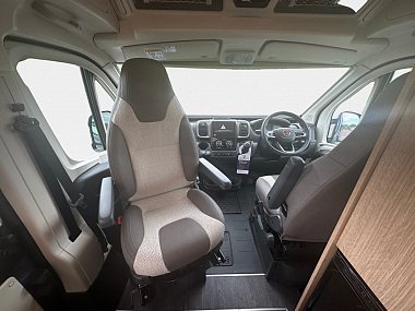  2024-autotrail-v-line-610-sport-for-sale-at5100-13.jpg